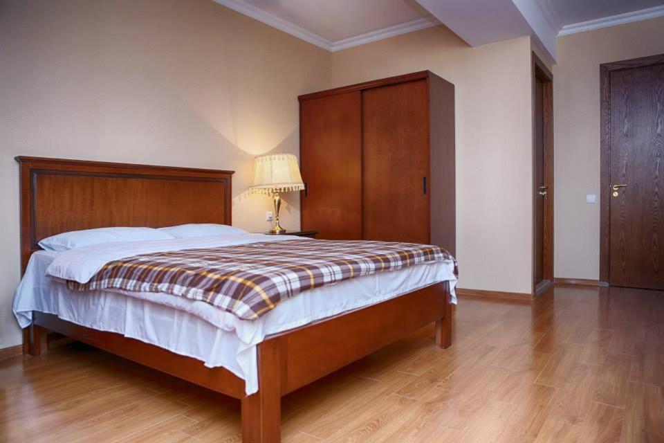 Hotel Bagrati 1003 Kutaisi Esterno foto