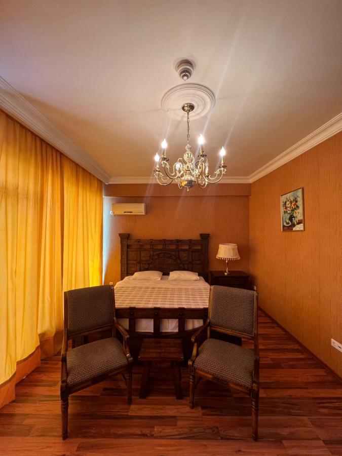 Hotel Bagrati 1003 Kutaisi Esterno foto