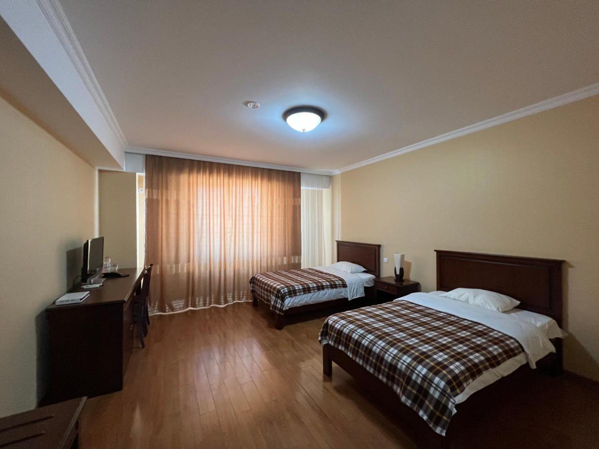 Hotel Bagrati 1003 Kutaisi Esterno foto