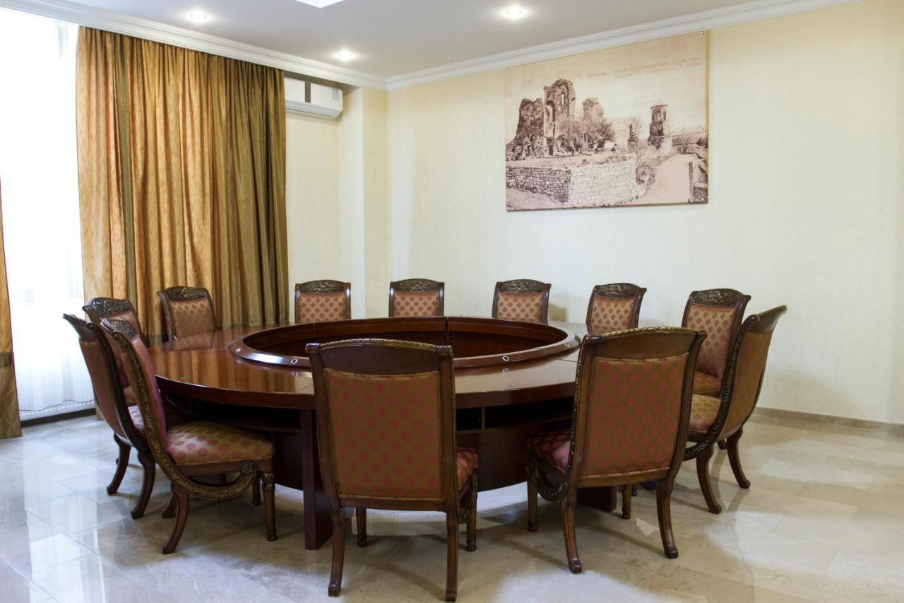 Hotel Bagrati 1003 Kutaisi Esterno foto