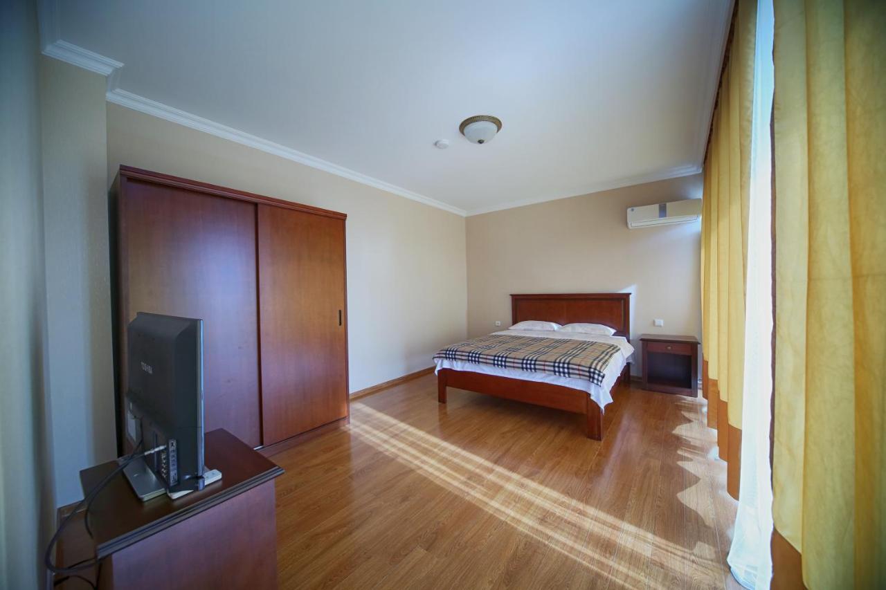 Hotel Bagrati 1003 Kutaisi Esterno foto