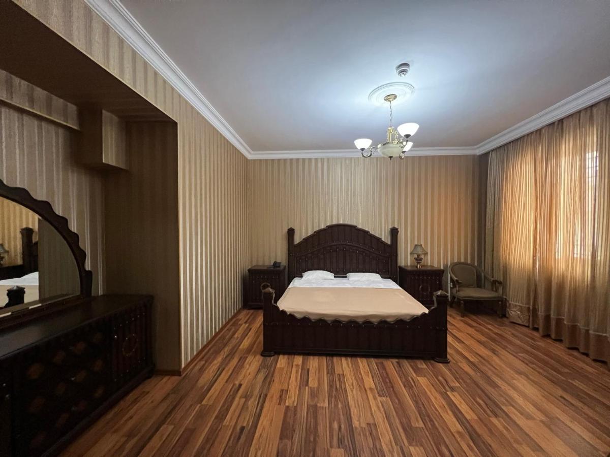 Hotel Bagrati 1003 Kutaisi Esterno foto